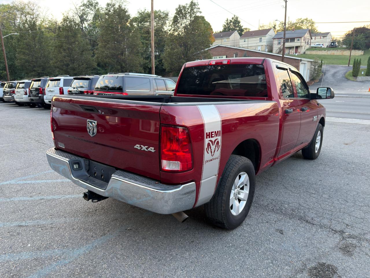RAM 1500 4WD Quad Cab 140.5" ST 2015