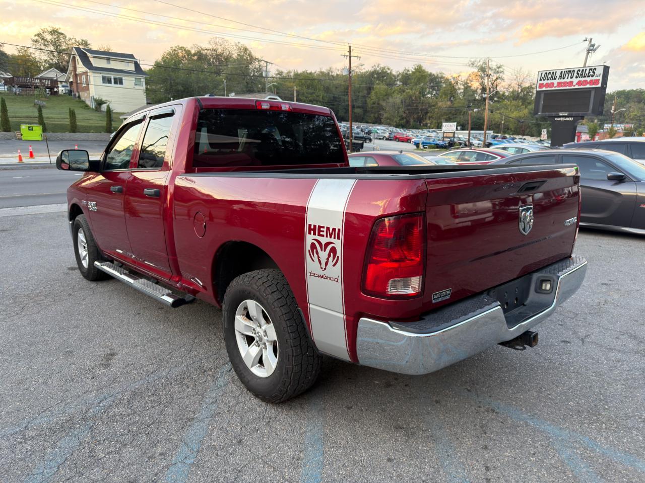 RAM 1500 4WD Quad Cab 140.5" ST 2015