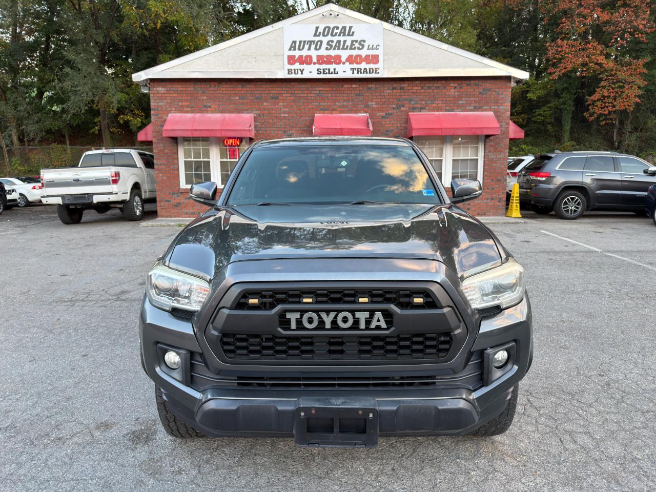 Toyota Tacoma TRD Off Road Double Cab 5' Bed V6 4x2 AT (Natl) 2017