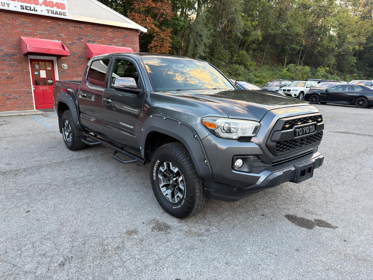 Toyota Tacoma TRD Off Road Double Cab 5' Bed V6 4x2 AT (Natl) 2017