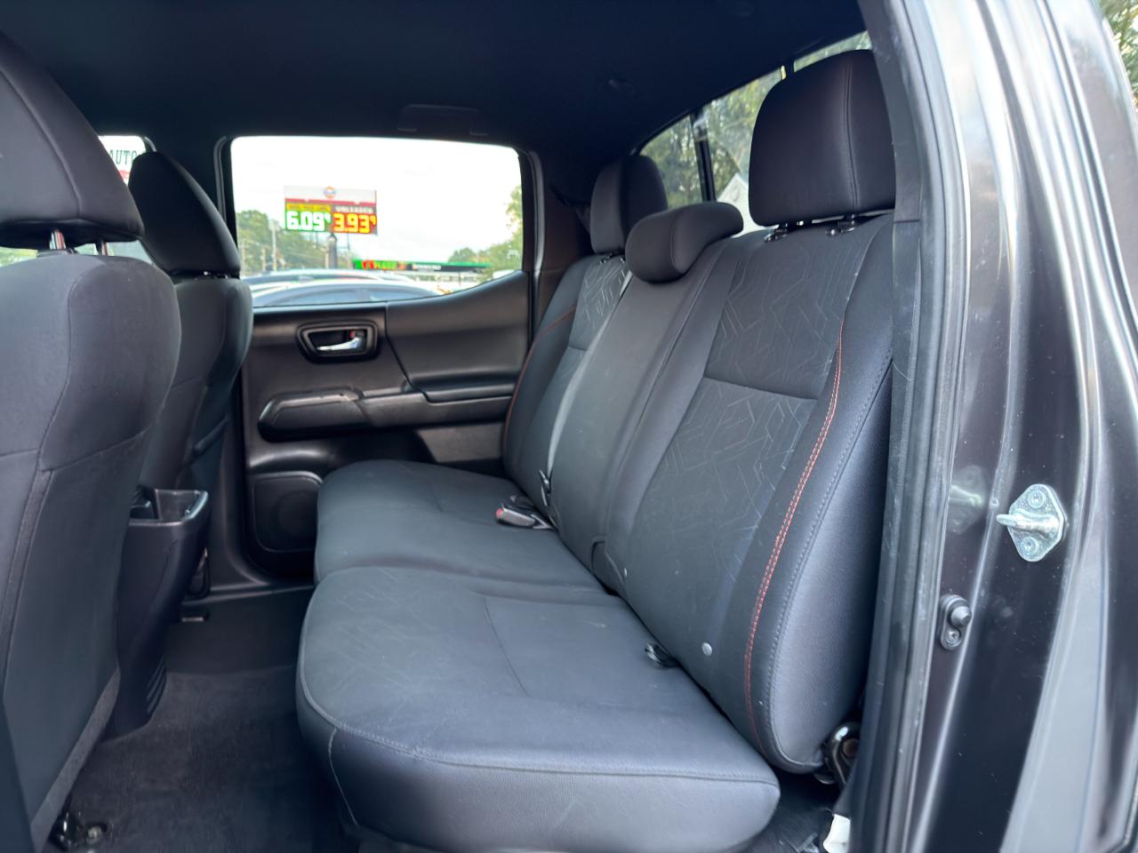 Toyota Tacoma TRD Off Road Double Cab 5' Bed V6 4x2 AT (Natl) 2017