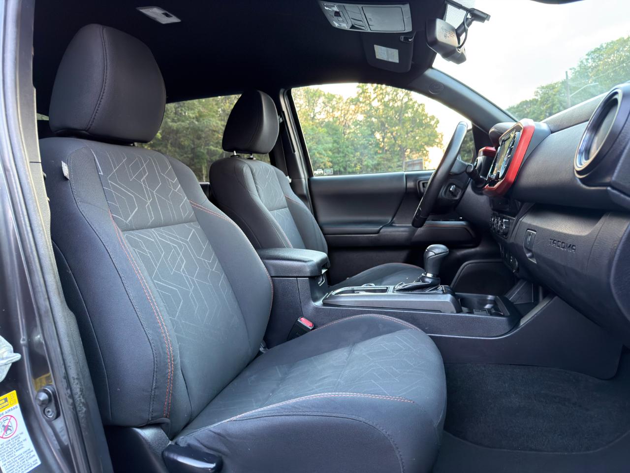 Toyota Tacoma TRD Off Road Double Cab 5' Bed V6 4x2 AT (Natl) 2017