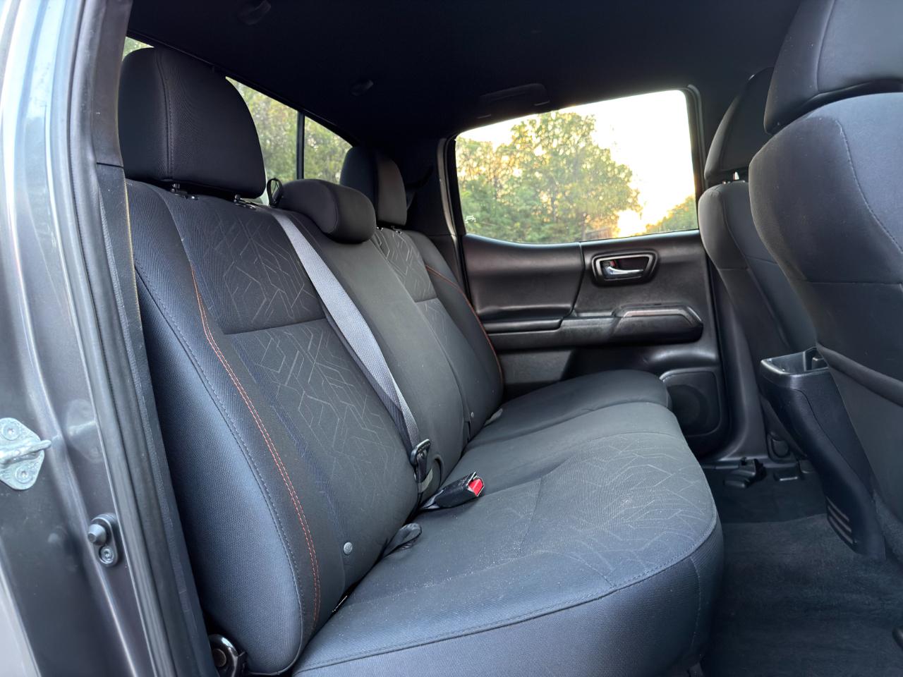 Toyota Tacoma TRD Off Road Double Cab 5' Bed V6 4x2 AT (Natl) 2017