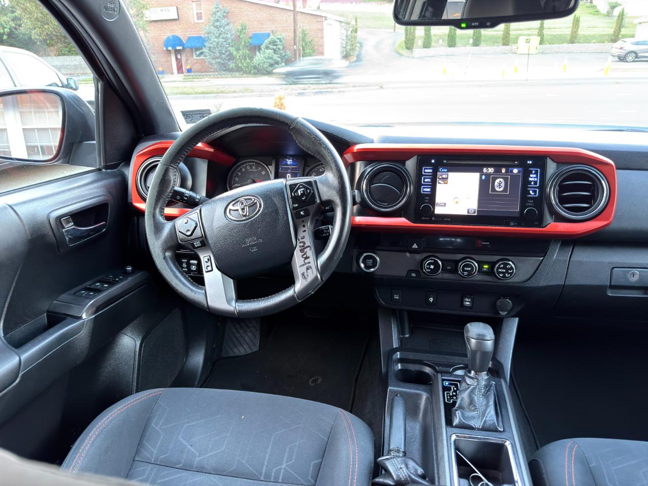 Toyota Tacoma TRD Off Road Double Cab 5' Bed V6 4x2 AT (Natl) 2017