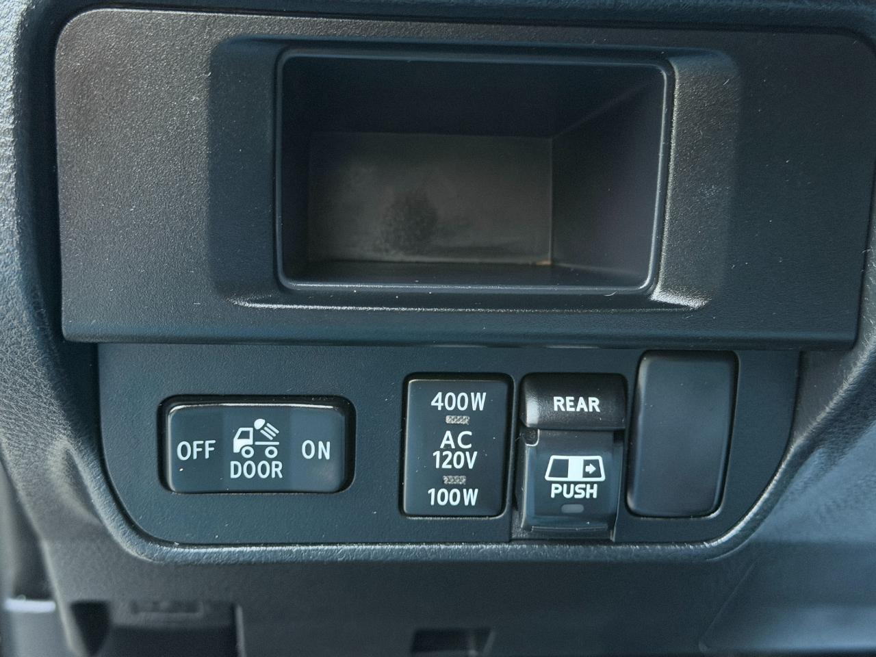 Toyota Tacoma TRD Off Road Double Cab 5' Bed V6 4x2 AT (Natl) 2017