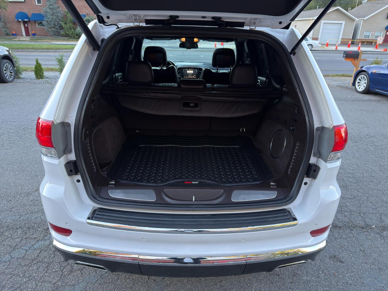 Jeep Grand Cherokee 4WD 4dr Summit 2014
