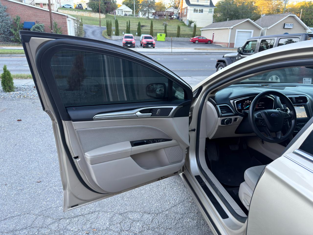 Ford Fusion SE FWD 2017