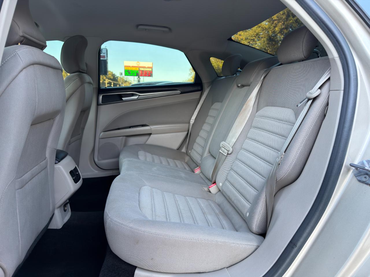 Ford Fusion SE FWD 2017