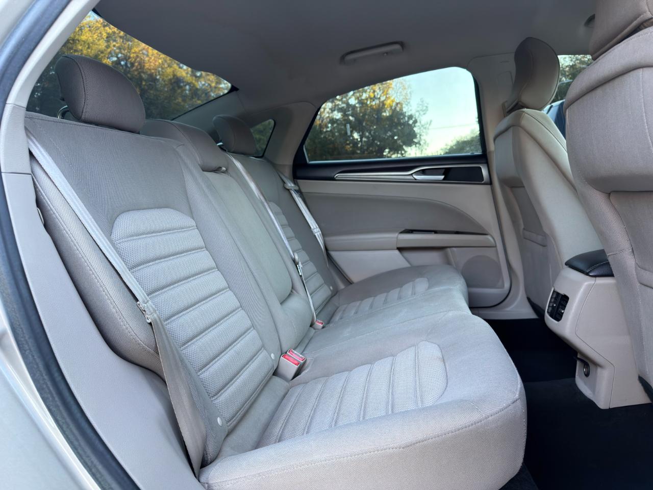 Ford Fusion SE FWD 2017
