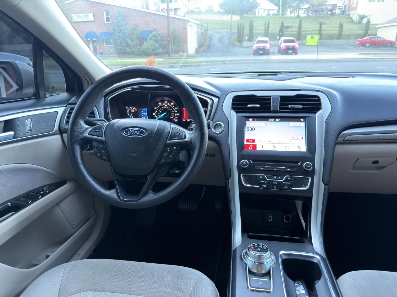 Ford Fusion SE FWD 2017
