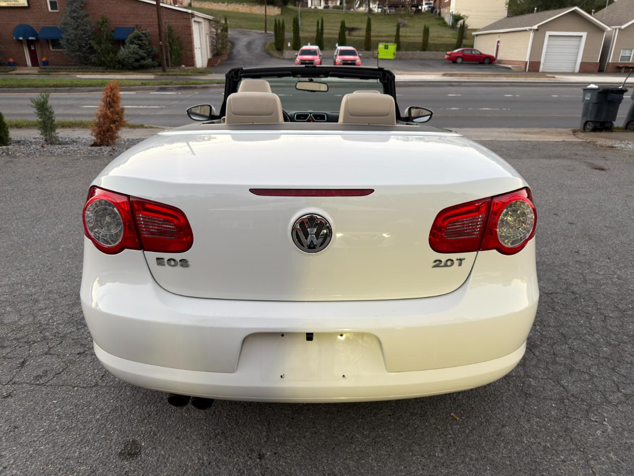 Volkswagen Eos 2dr Conv DSG Komfort 2010