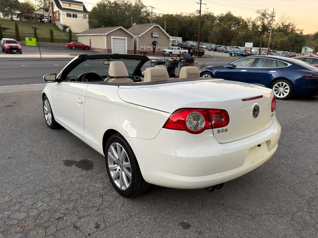 Volkswagen Eos 2dr Conv DSG Komfort 2010