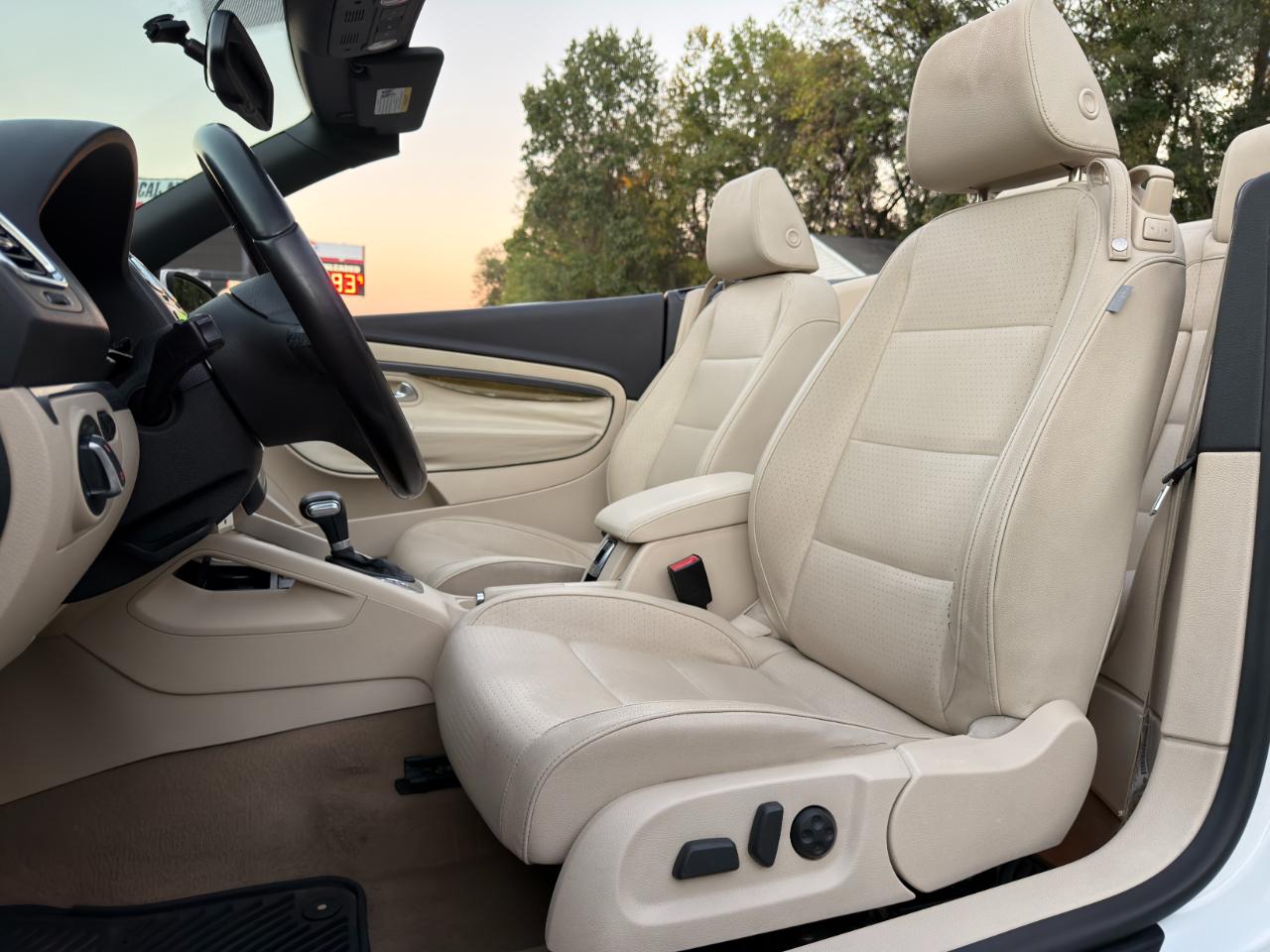 Volkswagen Eos 2dr Conv DSG Komfort 2010