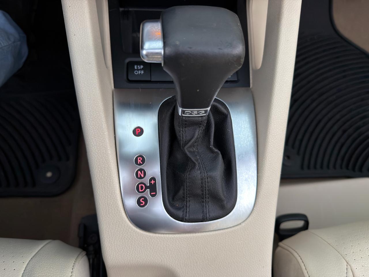 Volkswagen Eos 2dr Conv DSG Komfort 2010