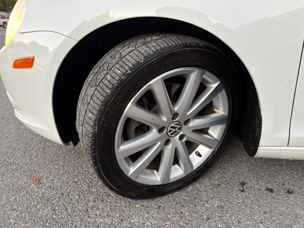 Volkswagen Eos 2dr Conv DSG Komfort 2010