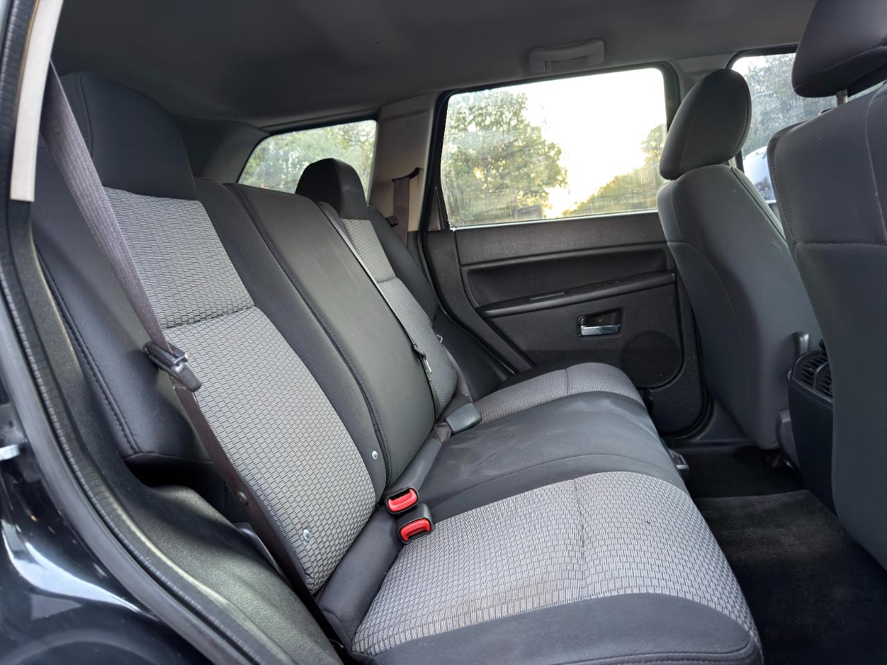 Jeep Grand Cherokee 4WD 4dr Laredo 2010