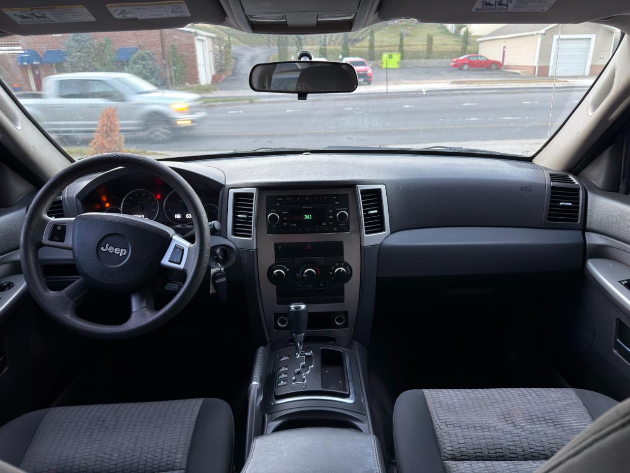 Jeep Grand Cherokee 4WD 4dr Laredo 2010