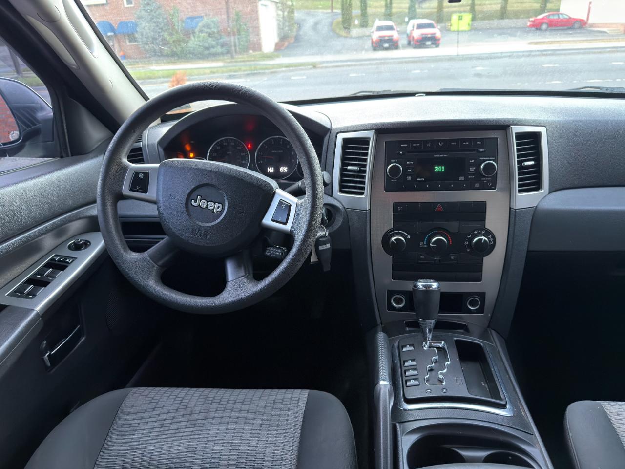 Jeep Grand Cherokee 4WD 4dr Laredo 2010
