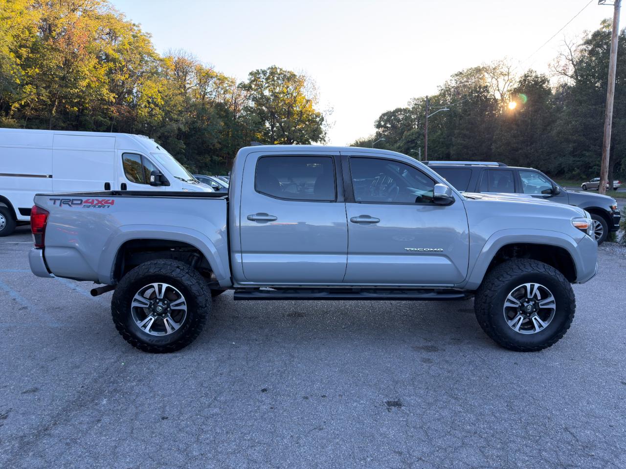 Toyota Tacoma 4WD TRD Off Road Double Cab 5' Bed V6 MT (Natl) 2019