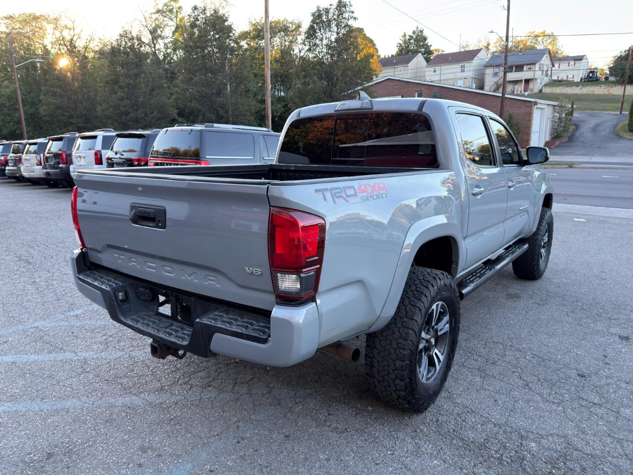 Toyota Tacoma 4WD TRD Off Road Double Cab 5' Bed V6 MT (Natl) 2019