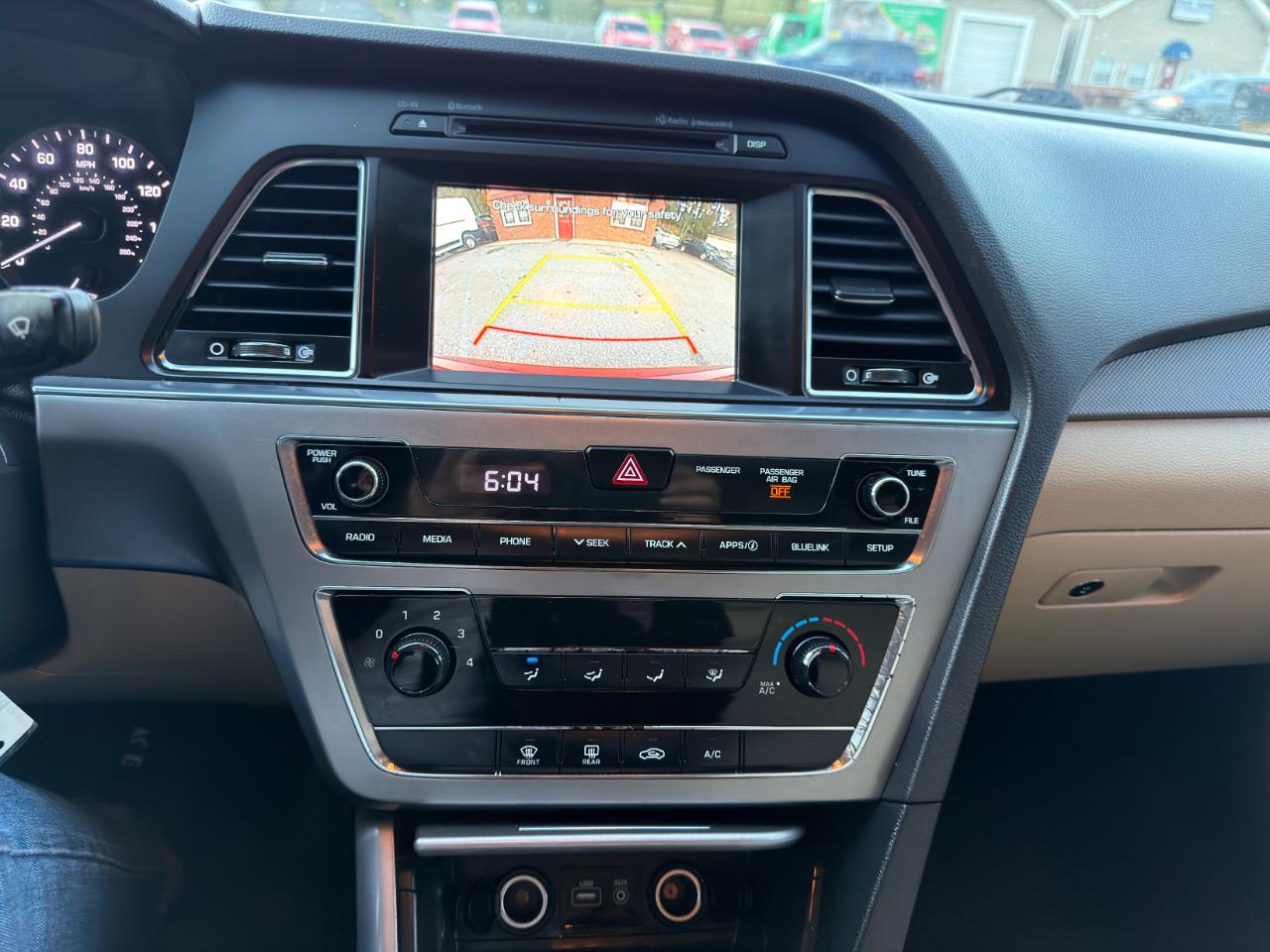 Hyundai Sonata SE 2.4L 2017
