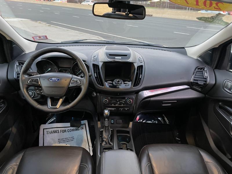 Ford Escape Titanium 4WD 2017 Ford Escape Titanium 4WD 2017