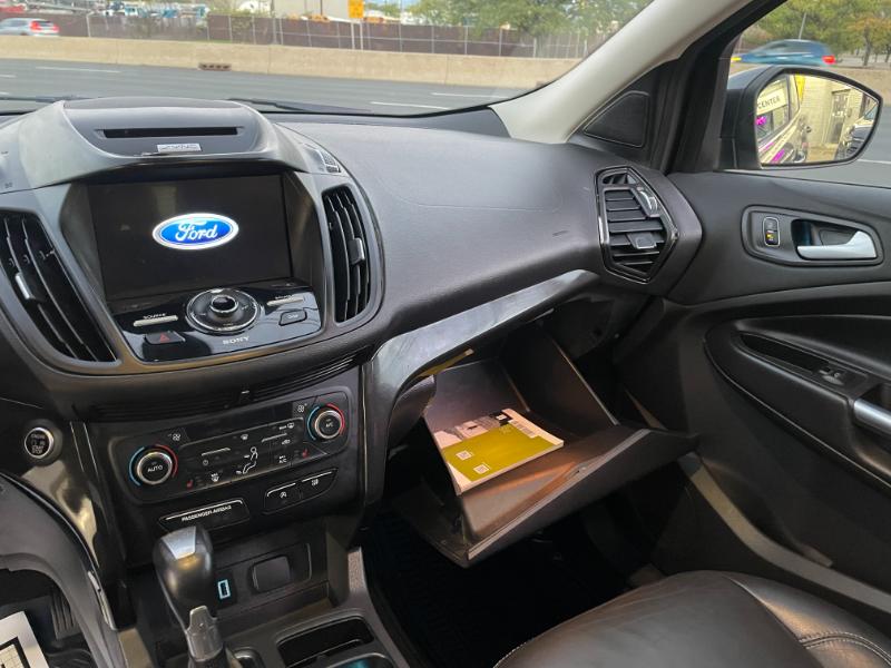 Ford Escape Titanium 4WD 2017 Ford Escape Titanium 4WD 2017