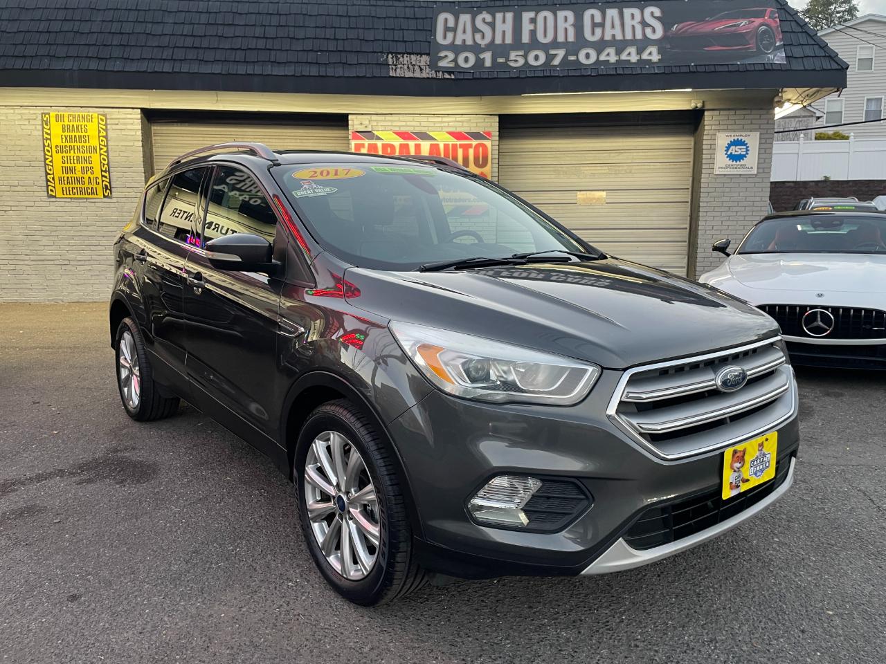 Ford Escape Titanium 4WD 2017