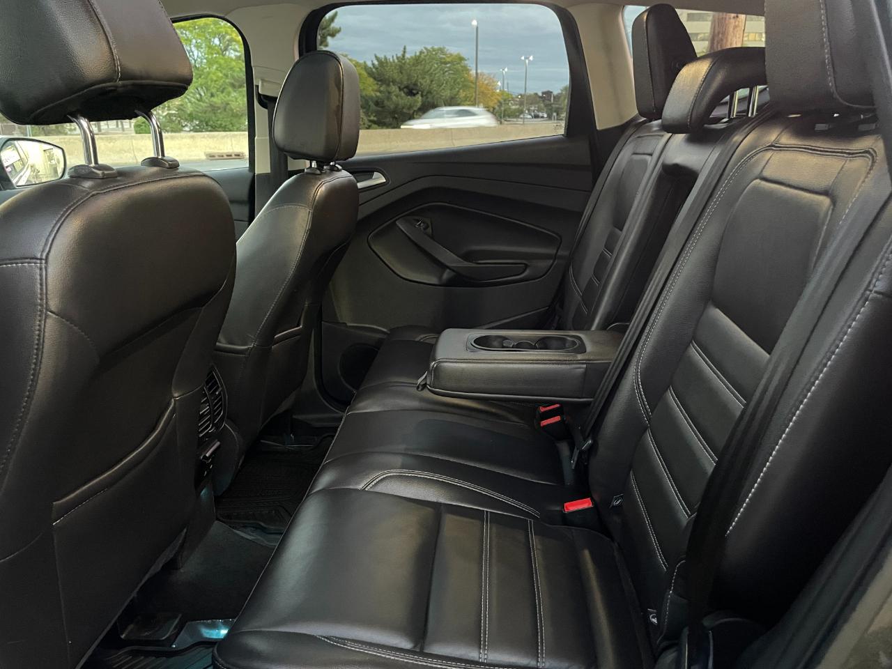 Ford Escape Titanium 4WD 2017