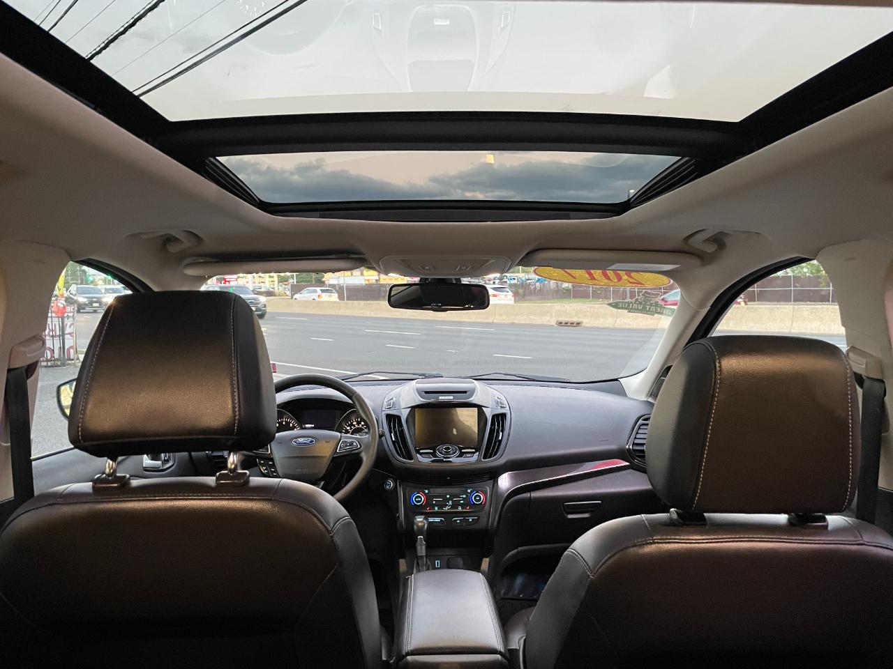 Ford Escape Titanium 4WD 2017