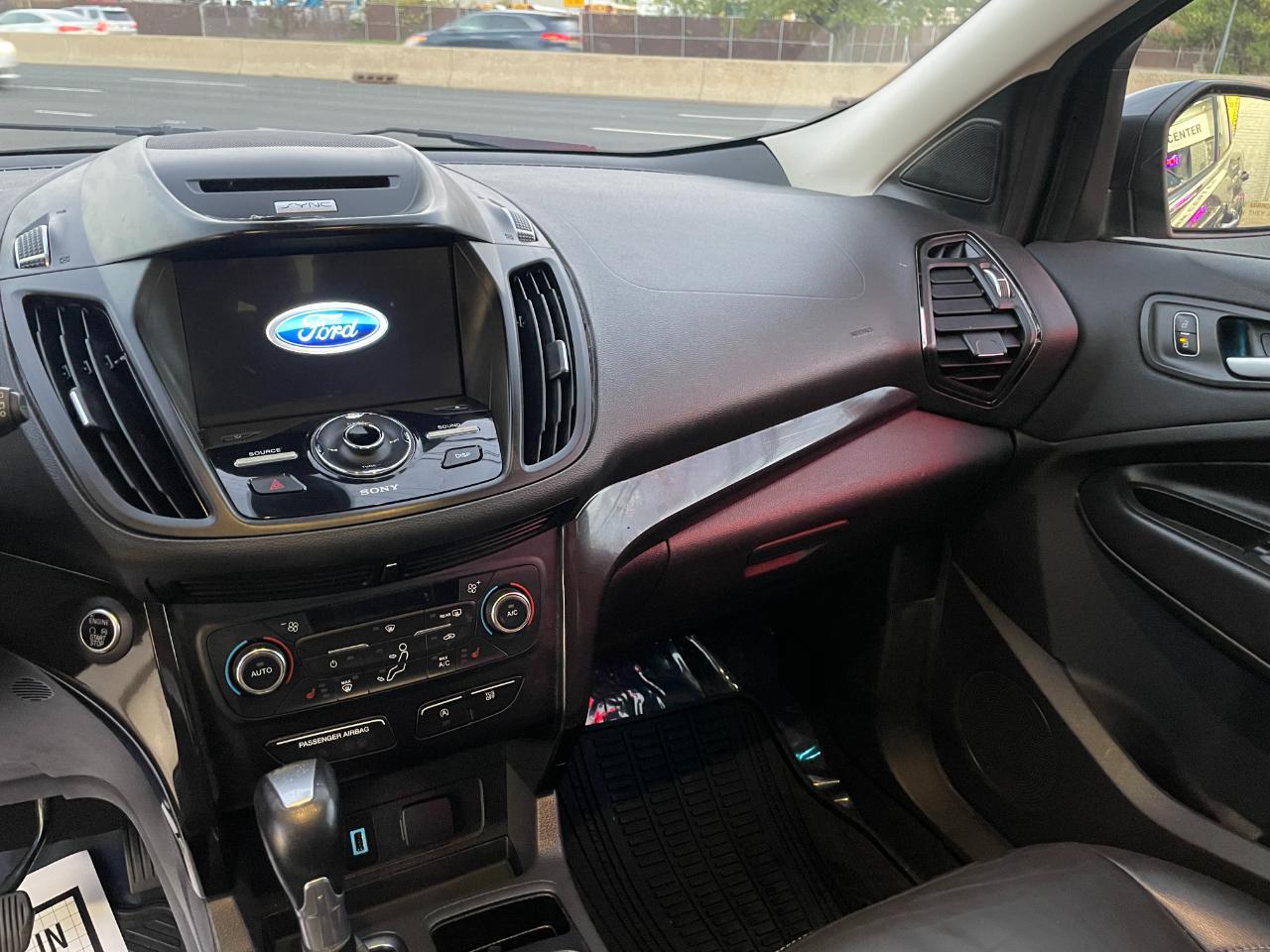 Ford Escape Titanium 4WD 2017