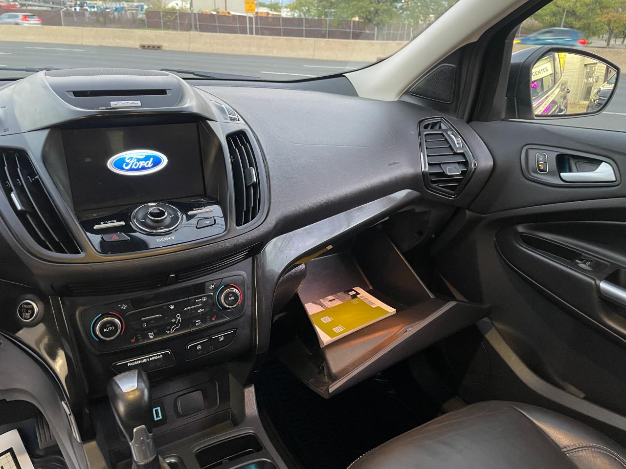 Ford Escape Titanium 4WD 2017