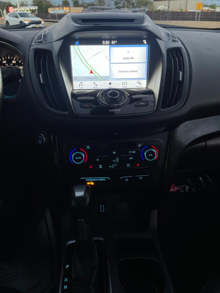 Ford Escape Titanium 4WD 2017