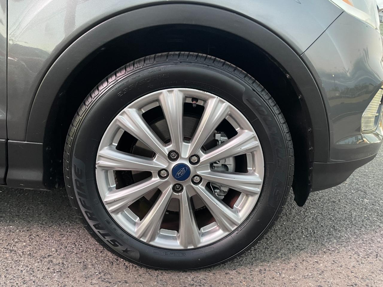 Ford Escape Titanium 4WD 2017