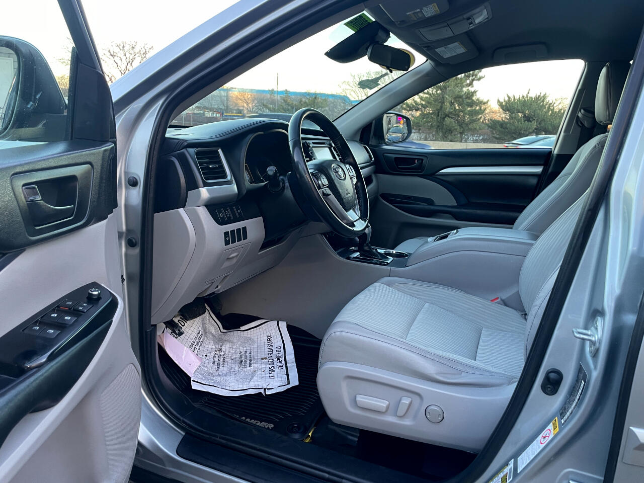 Toyota Highlander LE Plus AWD V6 2019