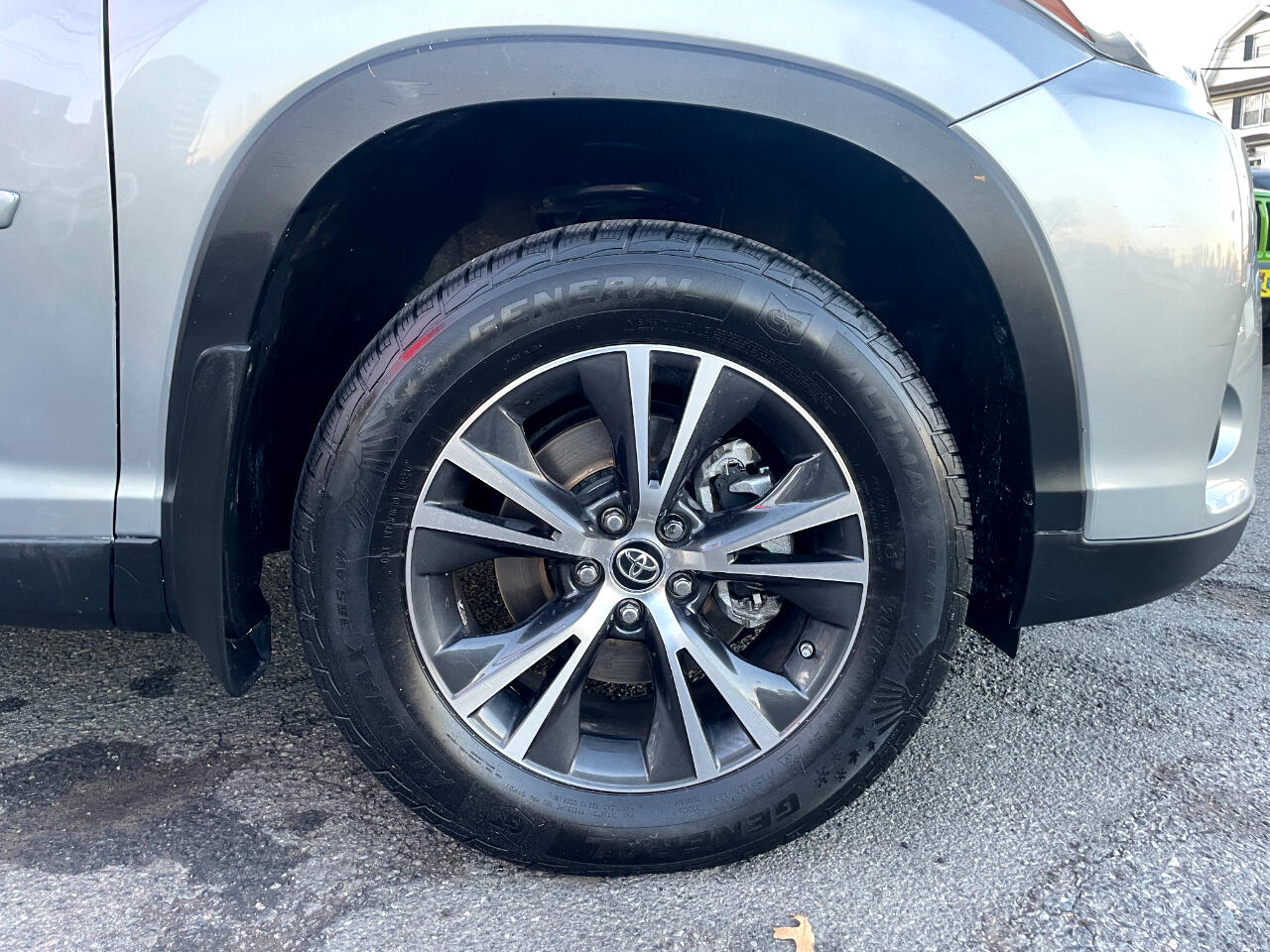 Toyota Highlander LE Plus AWD V6 2019