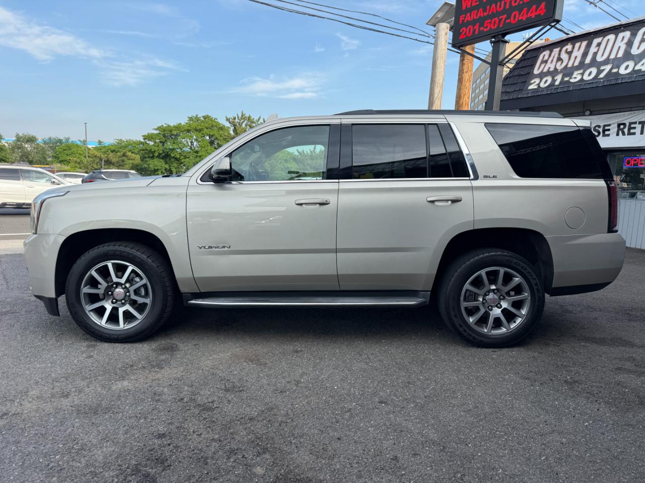 GMC Yukon SLE 2WD 2017