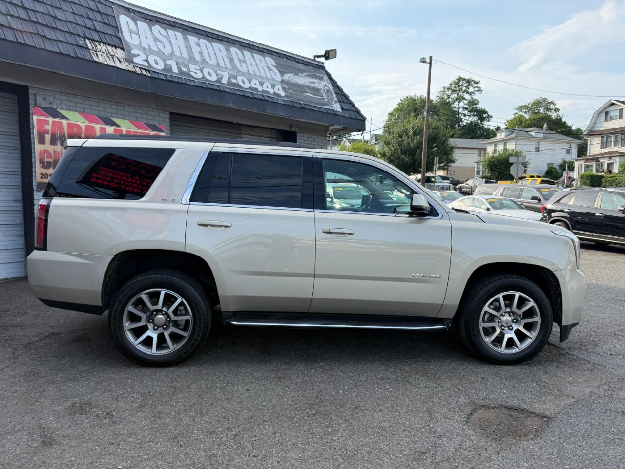 GMC Yukon SLE 2WD 2017
