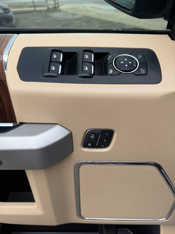 Ford F-150 Lariat 4WD SuperCrew 5.5' Box 2015