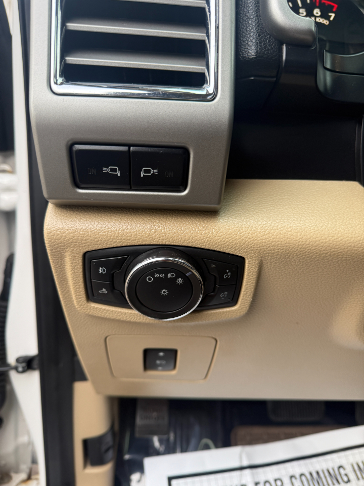 Ford F-150 Lariat 4WD SuperCrew 5.5' Box 2015