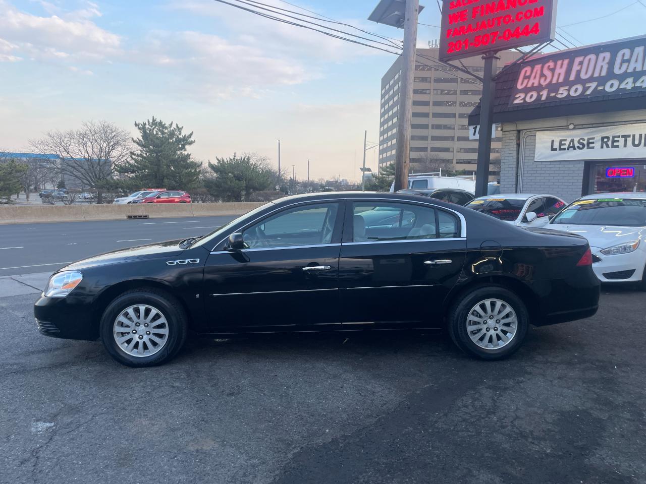 Buick Lucerne CX 2006
