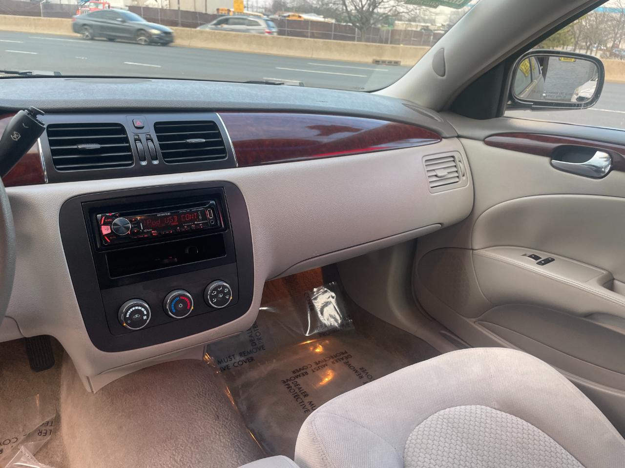 Buick Lucerne CX 2006