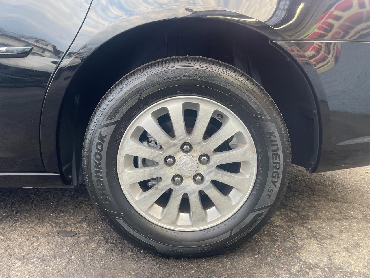 Buick Lucerne CX 2006