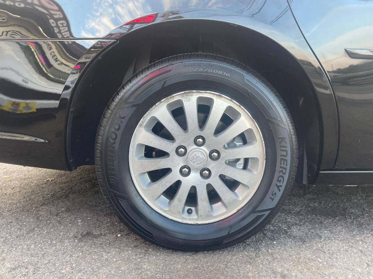 Buick Lucerne CX 2006