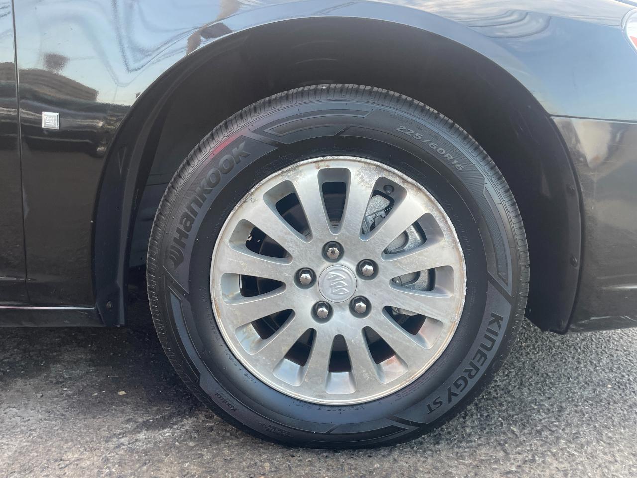 Buick Lucerne CX 2006