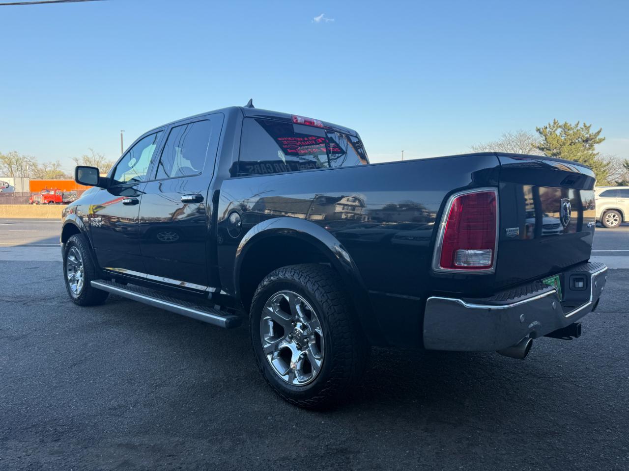 RAM 1500 Laramie Crew Cab SWB 4WD 2018