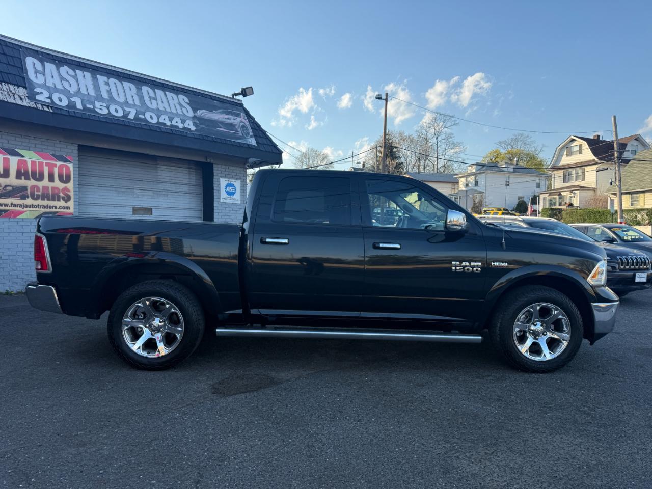 RAM 1500 Laramie Crew Cab SWB 4WD 2018