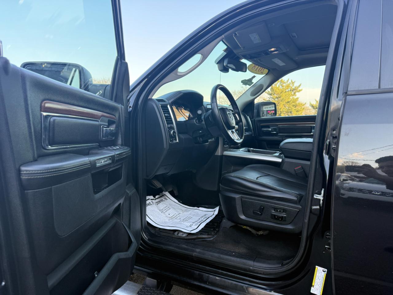 RAM 1500 Laramie Crew Cab SWB 4WD 2018