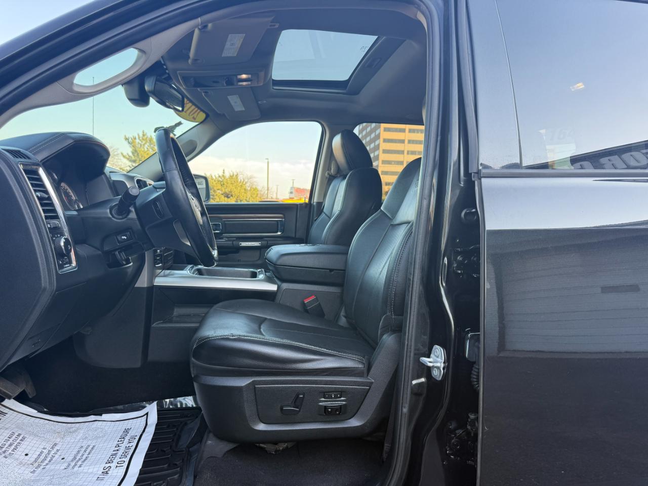 RAM 1500 Laramie Crew Cab SWB 4WD 2018
