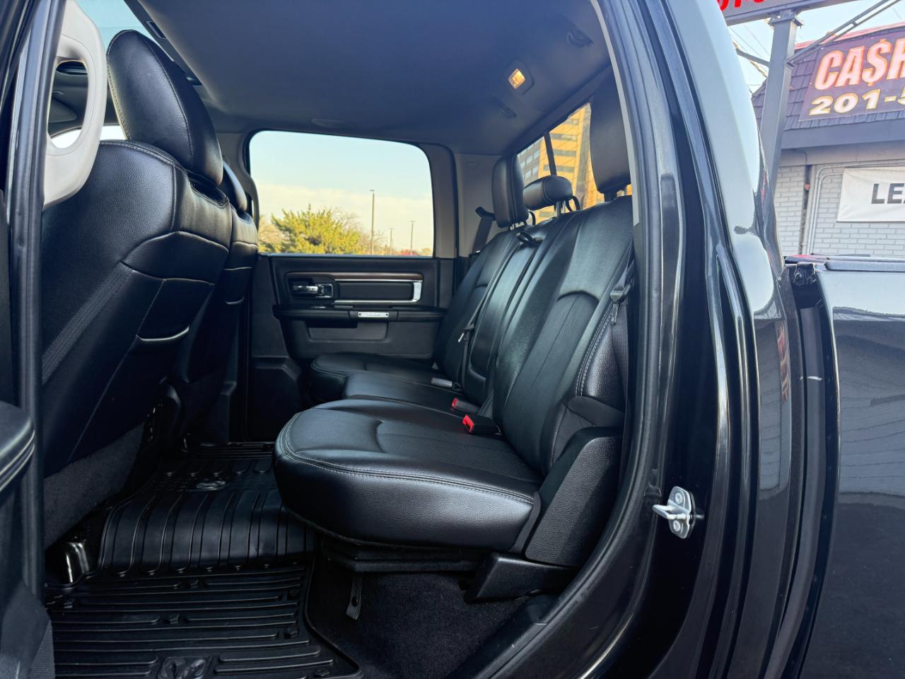 RAM 1500 Laramie Crew Cab SWB 4WD 2018